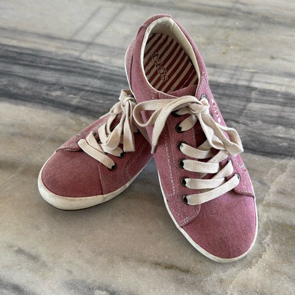 Taos star canvas sneakers